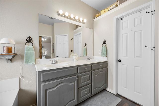 2800 Stoney Hollow Lane, Rockwall, TX 75087
