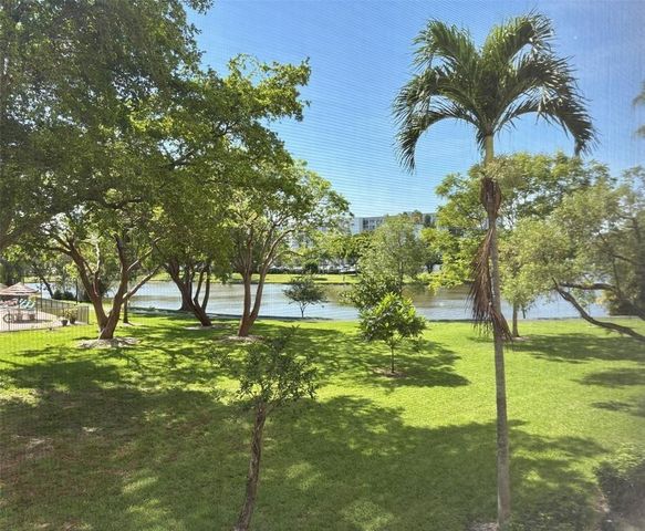 2112 S Cypress Bend Drive 203, Pompano Beach, FL 33069