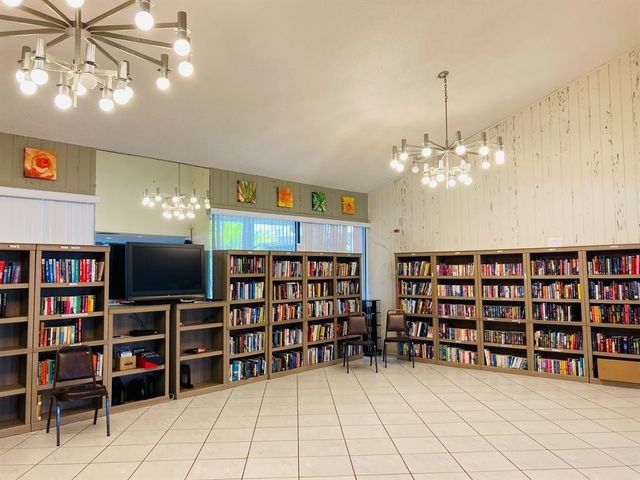 2112 S Cypress Bend Drive 203, Pompano Beach, FL 33069