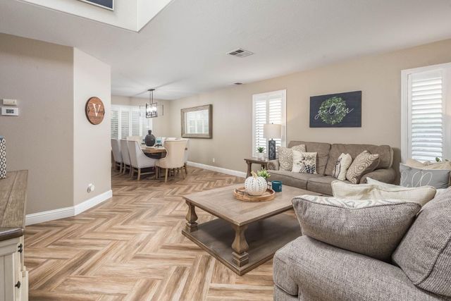 1774 Ruth Dr, Ripon, CA 95366