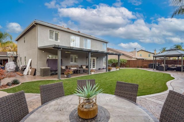 1774 Ruth Dr, Ripon, CA 95366
