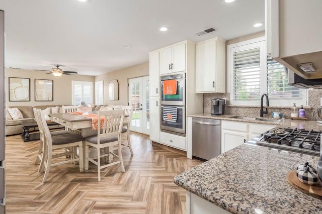 1774 Ruth Dr, Ripon, CA 95366
