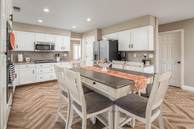 1774 Ruth Dr, Ripon, CA 95366
