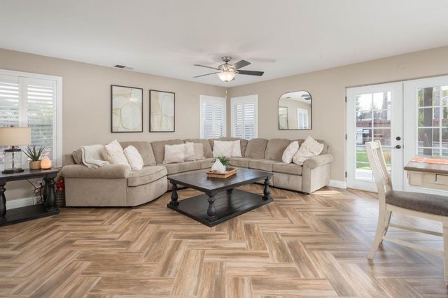 1774 Ruth Dr, Ripon, CA 95366
