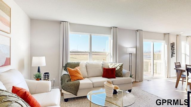 5521 N 186 Avenue, Elkhorn, NE 68022