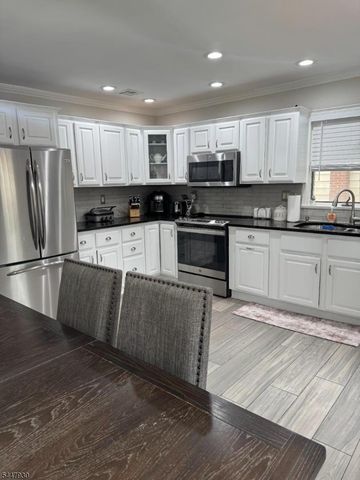 37 Brookdale Rd, Wayne Twp., NJ 07470