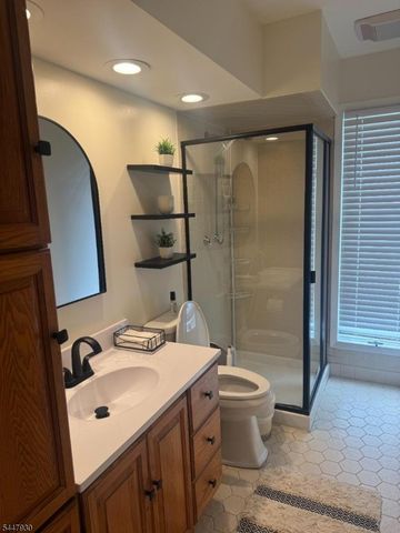 37 Brookdale Rd, Wayne Twp., NJ 07470