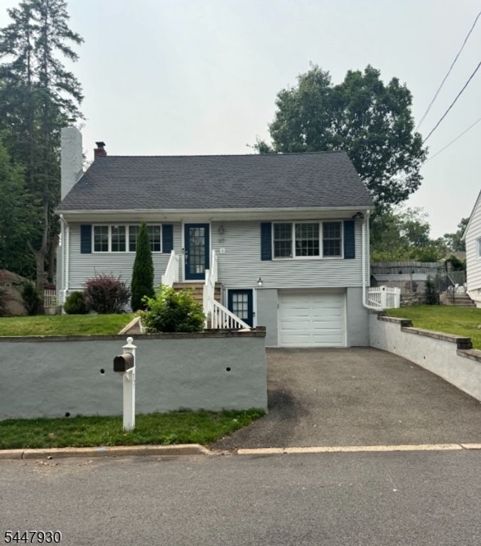 37 Brookdale Rd, Wayne Twp., NJ 07470