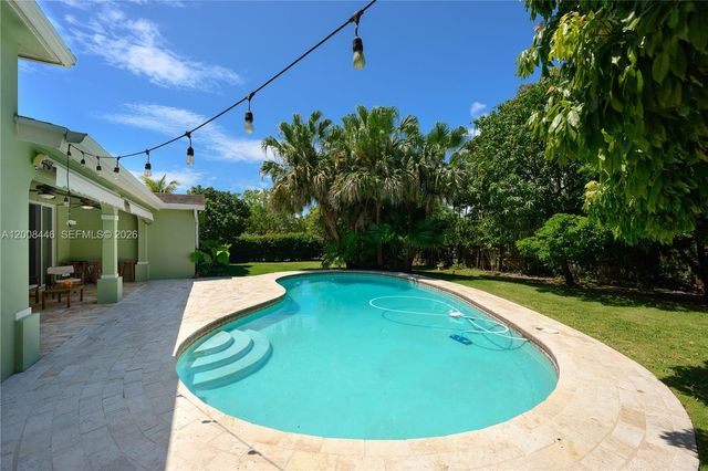 14590 SW 84th Ct, Palmetto Bay, FL 33158