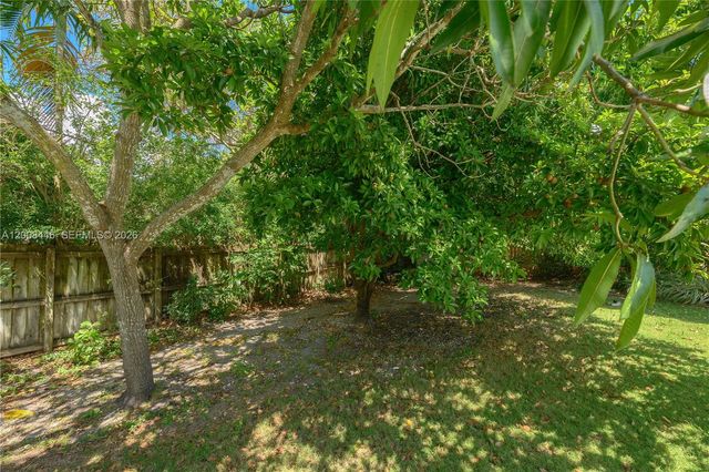 14590 SW 84th Ct, Palmetto Bay, FL 33158