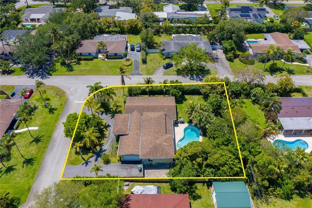 14590 SW 84th Ct, Palmetto Bay, FL 33158