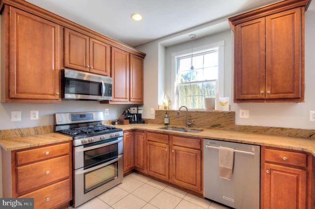 18 MILLWOOD DR, Mickleton, NJ 08056