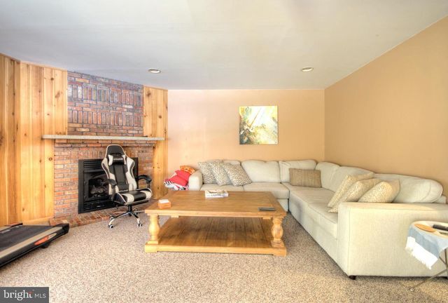 18 MILLWOOD DR, Mickleton, NJ 08056