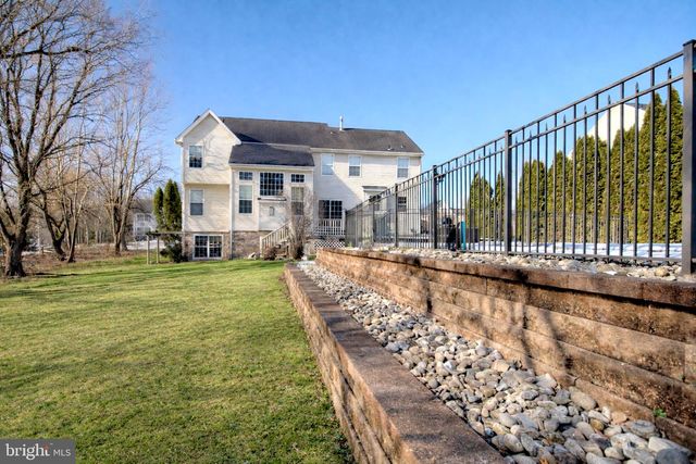 18 MILLWOOD DR, Mickleton, NJ 08056