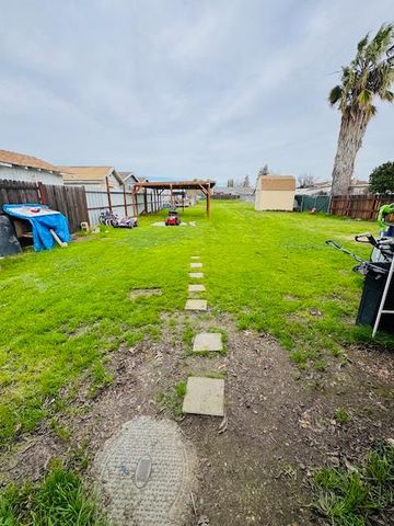 901 Blaine Ave, Sacramento, CA 95838