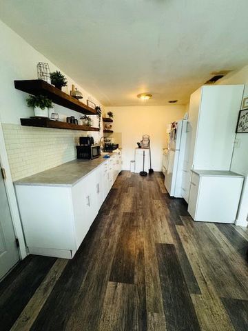 901 Blaine Ave, Sacramento, CA 95838