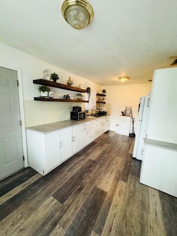 901 Blaine Ave, Sacramento, CA 95838