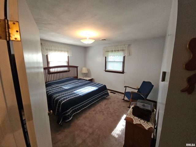 9758 E Richview Road, Mt Vernon, IL 62864