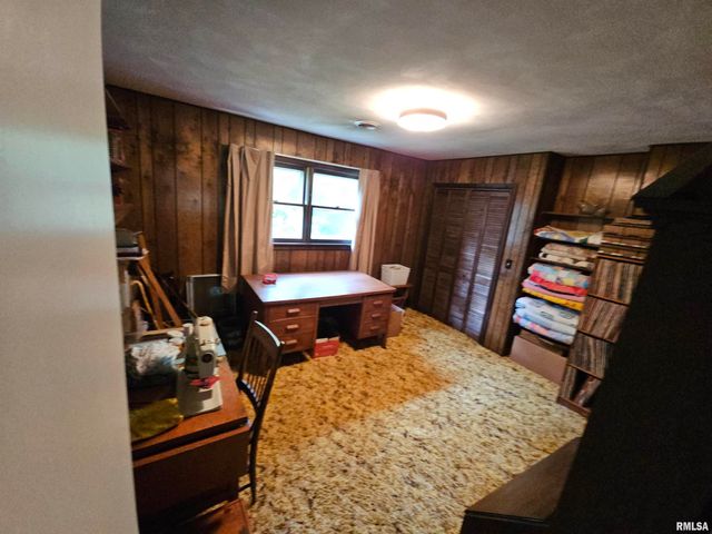 9758 E Richview Road, Mt Vernon, IL 62864