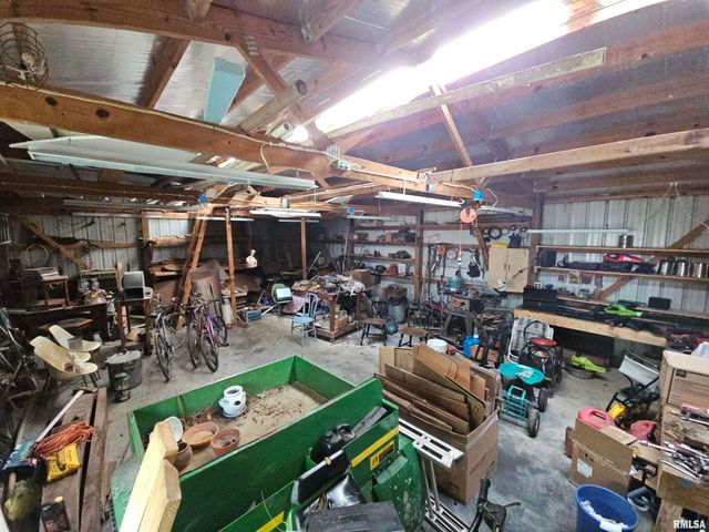 9758 E Richview Road, Mt Vernon, IL 62864