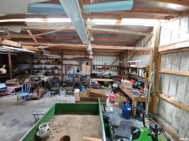 9758 E Richview Road, Mt Vernon, IL 62864