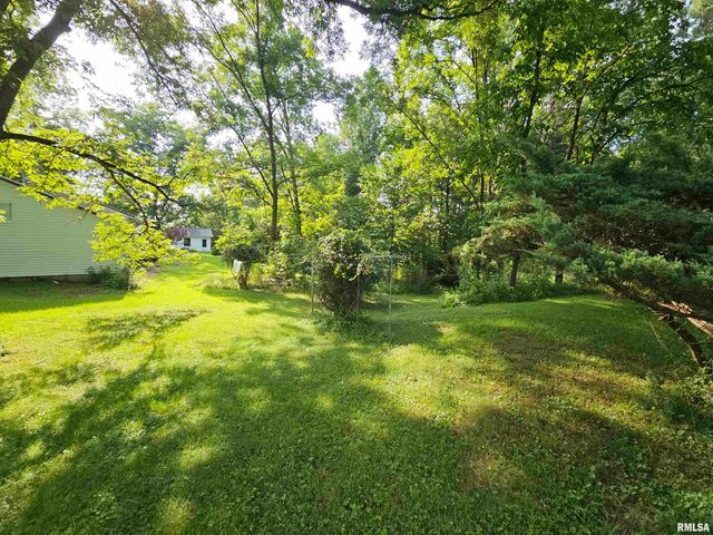 9758 E Richview Road, Mt Vernon, IL 62864