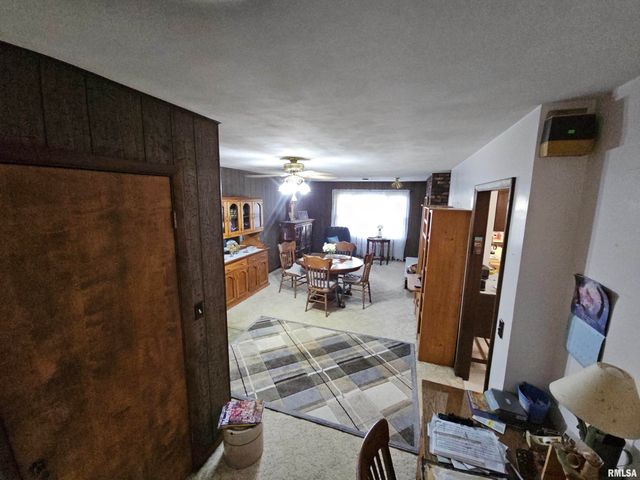 9758 E Richview Road, Mt Vernon, IL 62864