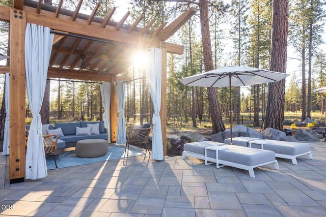 18225 Lava Springs Loop 511, Bend, OR 97707