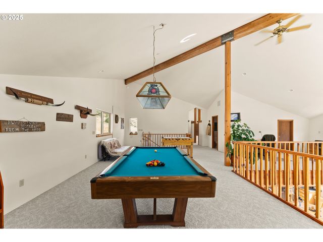 325 BEALS CREEK Rd, Canyonville, OR 97417