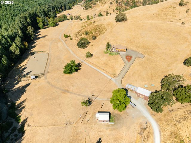 325 BEALS CREEK Rd, Canyonville, OR 97417