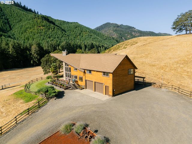 325 BEALS CREEK Rd, Canyonville, OR 97417