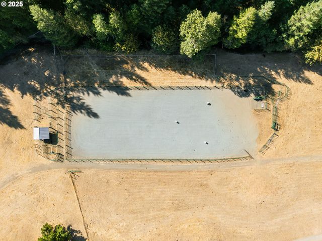 325 BEALS CREEK Rd, Canyonville, OR 97417