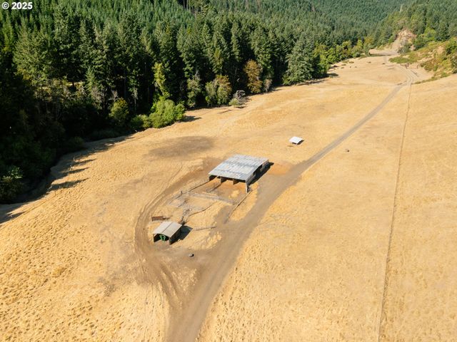 325 BEALS CREEK Rd, Canyonville, OR 97417