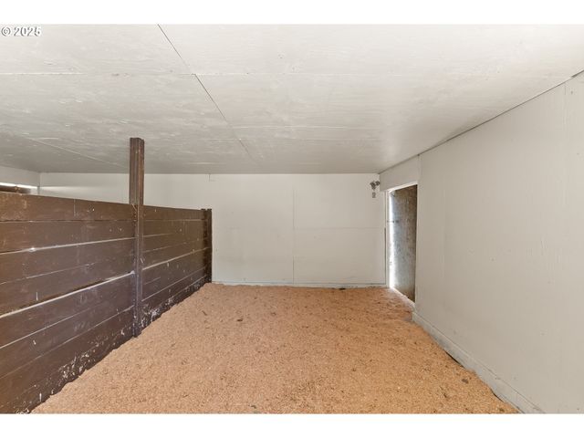 325 BEALS CREEK Rd, Canyonville, OR 97417