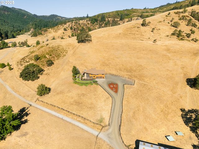 325 BEALS CREEK Rd, Canyonville, OR 97417