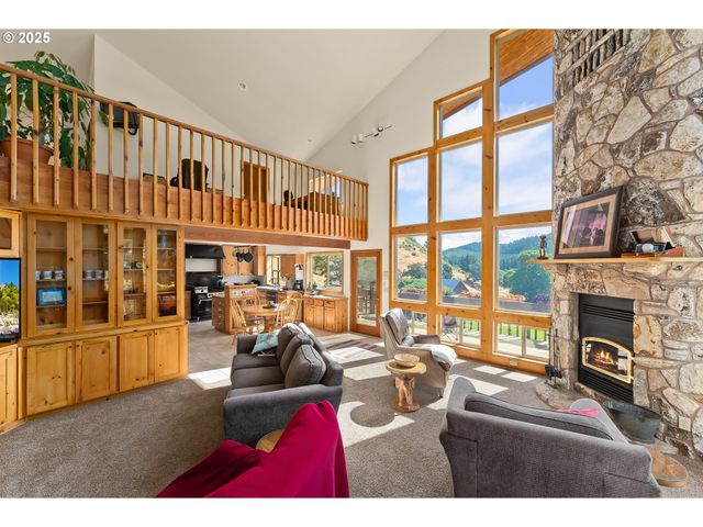 325 BEALS CREEK Rd, Canyonville, OR 97417