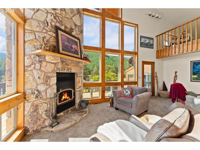 325 BEALS CREEK Rd, Canyonville, OR 97417