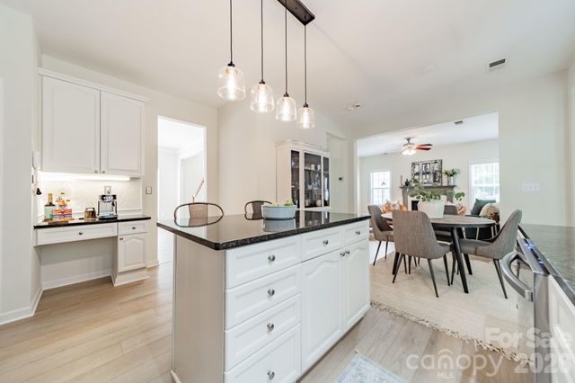 13405 Honeytree Lane, Pineville, NC 28134