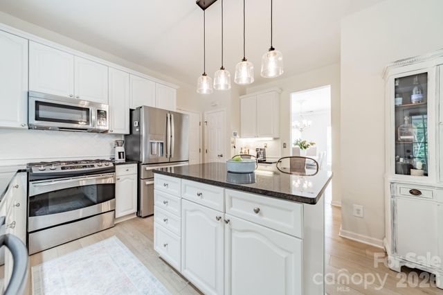 13405 Honeytree Lane, Pineville, NC 28134