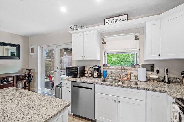 301 Se 10th Court, Deerfield Beach, FL 33441