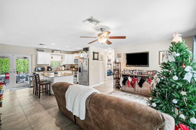 301 Se 10th Court, Deerfield Beach, FL 33441