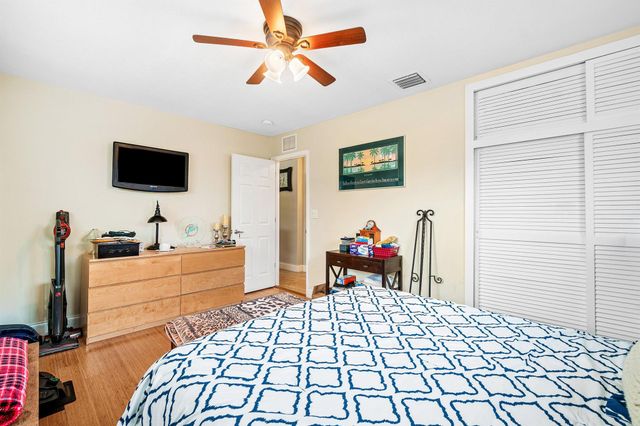 301 Se 10th Court, Deerfield Beach, FL 33441