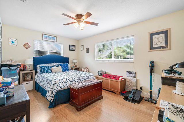 301 Se 10th Court, Deerfield Beach, FL 33441