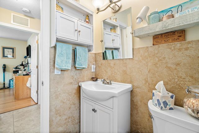 301 Se 10th Court, Deerfield Beach, FL 33441