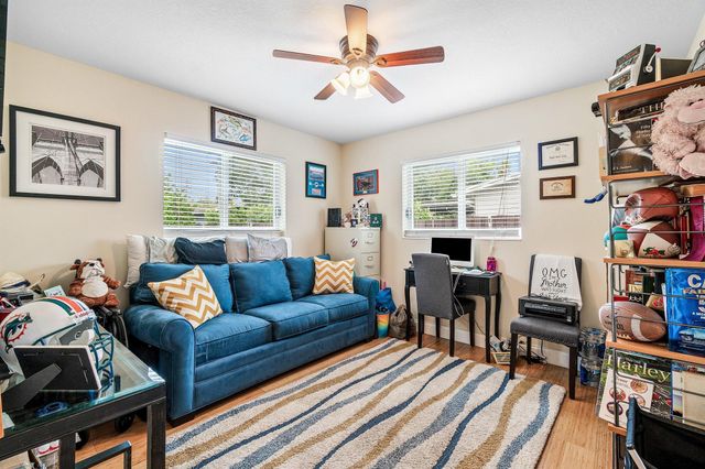 301 Se 10th Court, Deerfield Beach, FL 33441