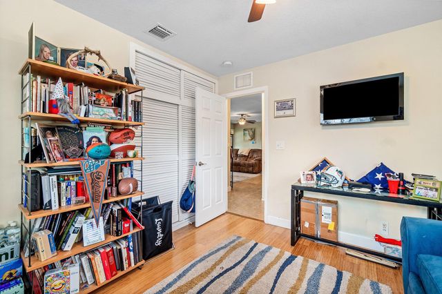 301 Se 10th Court, Deerfield Beach, FL 33441