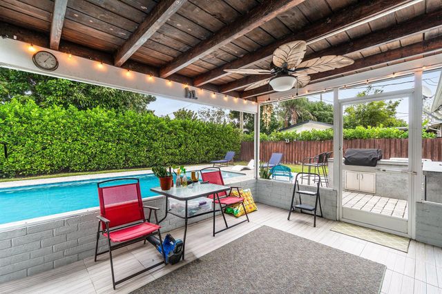 301 Se 10th Court, Deerfield Beach, FL 33441