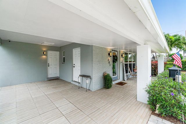 301 Se 10th Court, Deerfield Beach, FL 33441