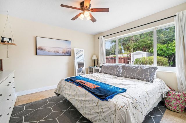 301 Se 10th Court, Deerfield Beach, FL 33441