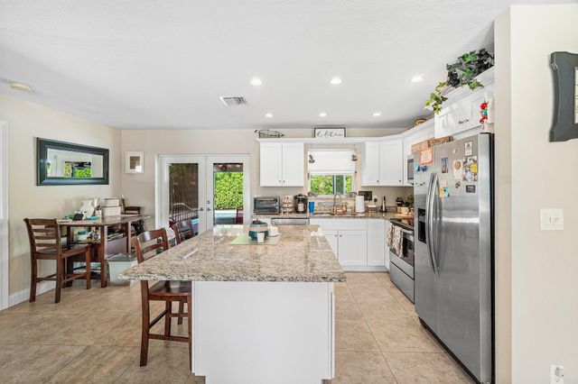 301 Se 10th Court, Deerfield Beach, FL 33441